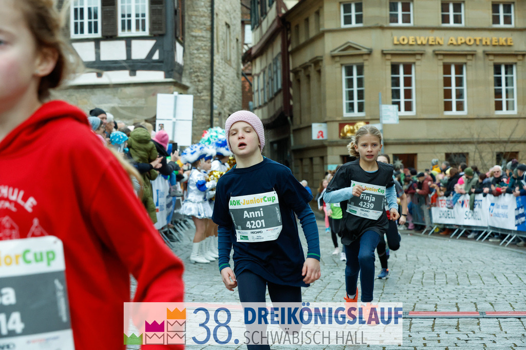 400m AOK Junior Cup | 3 Koenigslauf 2024 400m AOK Junior Cup - Realisiert mit Pictrs.com