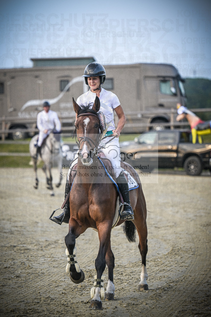 DOS_0364 | Entdecke hochwertige Reitturnierfotos von Foto Oger. Professionell, emotional und authentisch – jetzt Lieblingsmomente im Shop bestellen.Deutschlandweite Turnierfotografie. - Realisiert mit Pictrs.com
