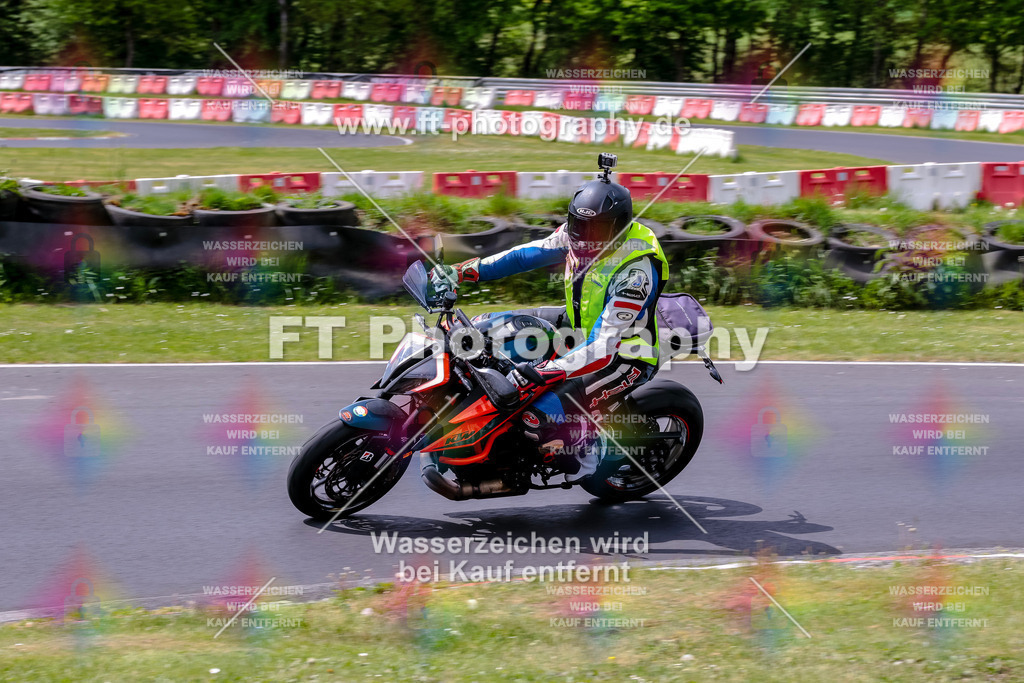 MotoTeamVBK-20955 | Hier findet Ihr Bilder von Touristenfahrten auf der Nürburgring Nordschleife oder von anderen Veranstaltungen die ich besucht habe. Viel Spass beim Durch Schauen 