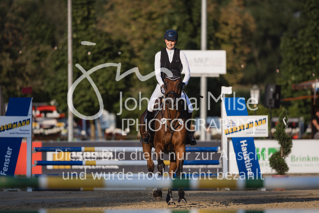 230823_Delbrueck_Stil-A1-189 | Deine schönsten Turniermomente als professionelle Fotos! Entdecke hochwertige Pferdesport-Fotografie im Online-Shop. Jetzt Fotos finden & bestellen!