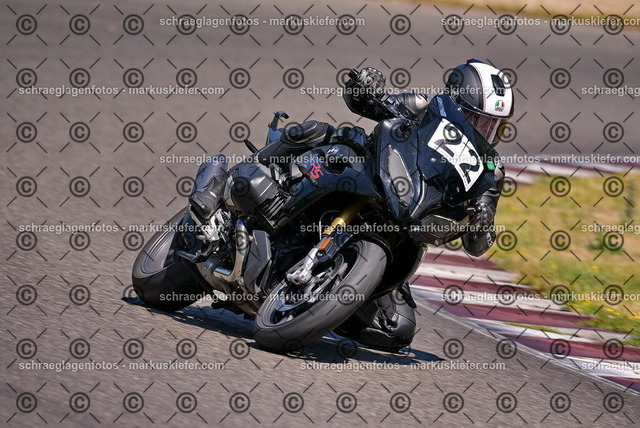 26bt05-1093 | markuskiefer.com - Realisiert mit Pictrs.com