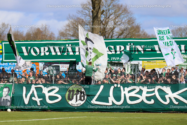 Fußball I Herren I Saison 2025-2026 I SHFV-Lotto-Pokal I Halbfinale I SV Todesfelde - VfB Lübeck 038 | VfB Lübeck Ultras - Realisiert mit Pictrs.com