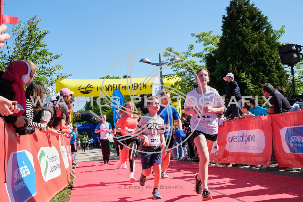 ..... | LINZ,AUSTRIA,27.April 24, Int. 3 Brückenlauf Linz  , Image shows: Photo: WAPICS / Michael ring