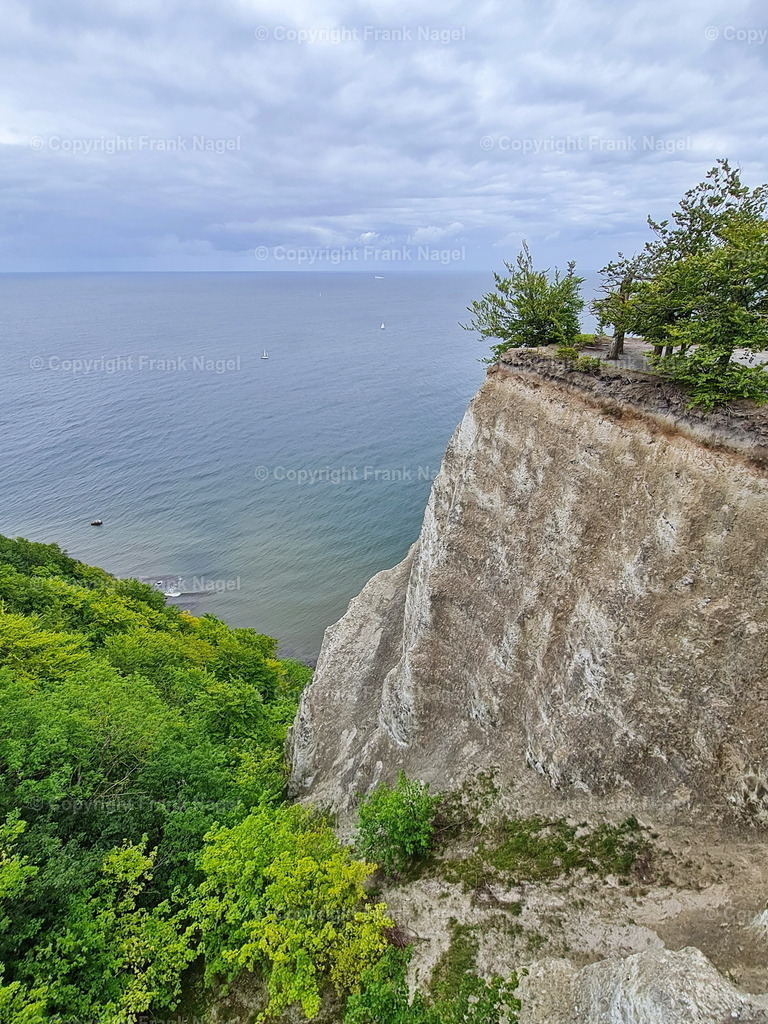 Kreideküste | Die Kreideküsten auf der Insel Rügen sind die bekanntesten und die prägenden Hauptmerkmale und Sehenswürdigkeiten der Region.  - Realisiert mit Pictrs.com