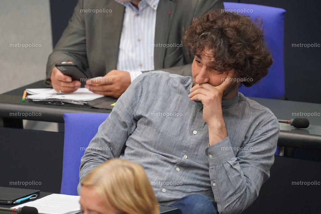 Ates Gürpinar (9) | Metropolico