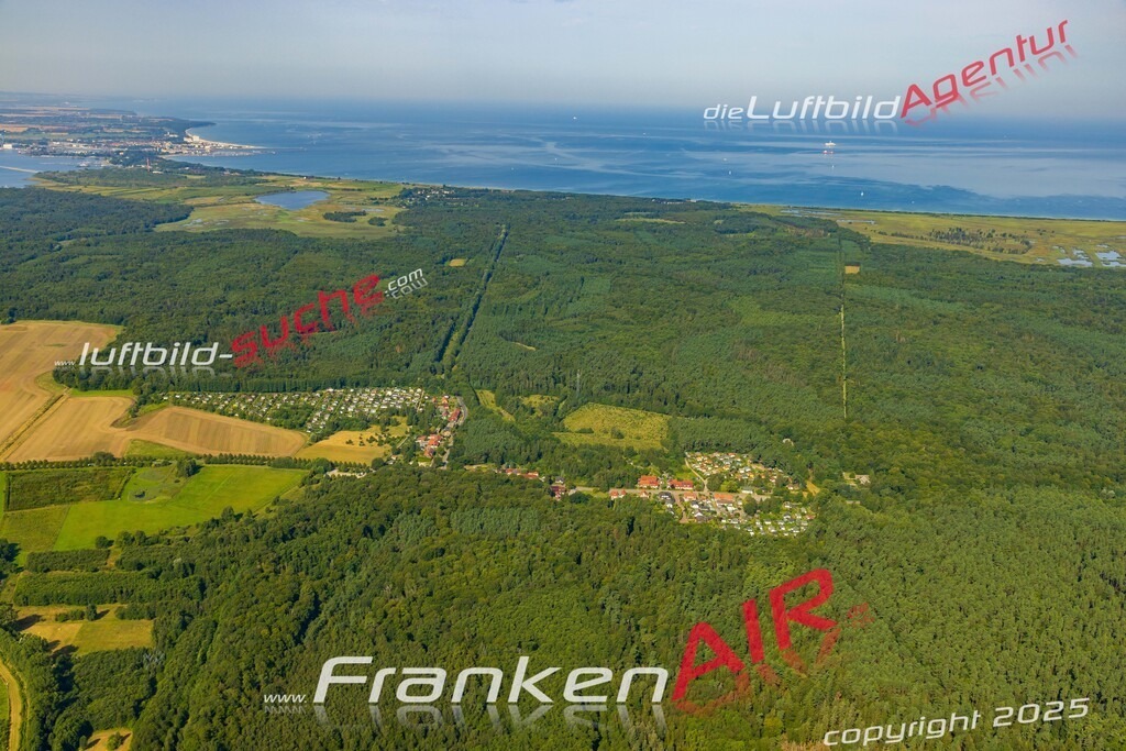 Hinrichshagen Rostock Bild- Das Luftbild wurde 2025 vom UL-Flugzeug heraus erstellt ( keine Drohne bzw. Drohnenaufnahme ) - Hochauflösende Luftaufnahme -Nicht vergleichbar mit Google Maps oder Satelittenbilder- Die Geschenkidee !Mit Lizenz und Bildrechte bestellbar - CC