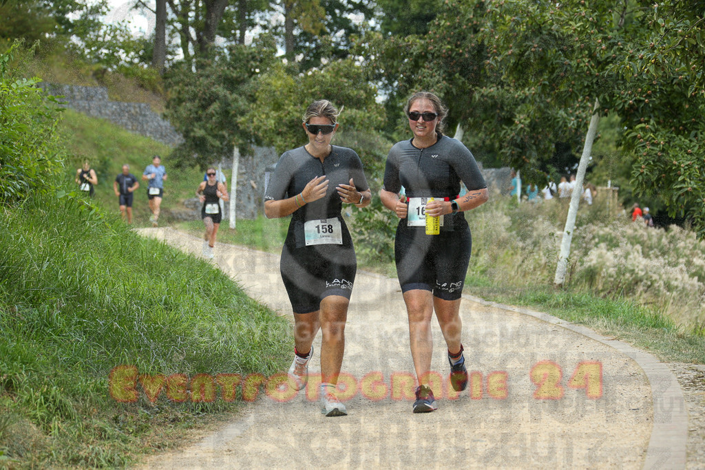 250824_1258_EX1_1040 | Sportfotografie im Rhein-Sieg Kreis, Köln, Bonn, NRW, Rheinland Pfalz, Hessen, etc. Unser Tätigkeitsfeld umfasst den Laufsport vom Volkslauf über den Marathon, Duathlon, Triathon bis zum Ultralauf wie Kölnpfad Ultra oder Schindertrail.