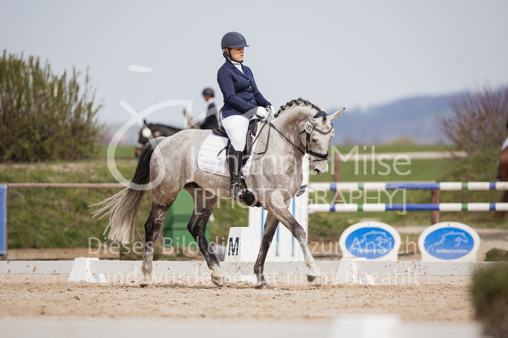 230410_Frühlingsfest_A-Dressur-481 | Deine schönsten Turniermomente als professionelle Fotos! Entdecke hochwertige Pferdesport-Fotografie im Online-Shop. Jetzt Fotos finden & bestellen!