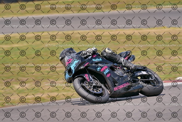 26bt05-1903 | markuskiefer.com - Realisiert mit Pictrs.com