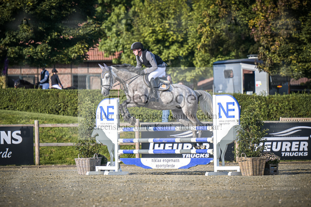 DOS_0983 | Entdecke hochwertige Reitturnierfotos von Foto Oger. Professionell, emotional und authentisch – jetzt Lieblingsmomente im Shop bestellen. - Realisiert mit Pictrs.com
