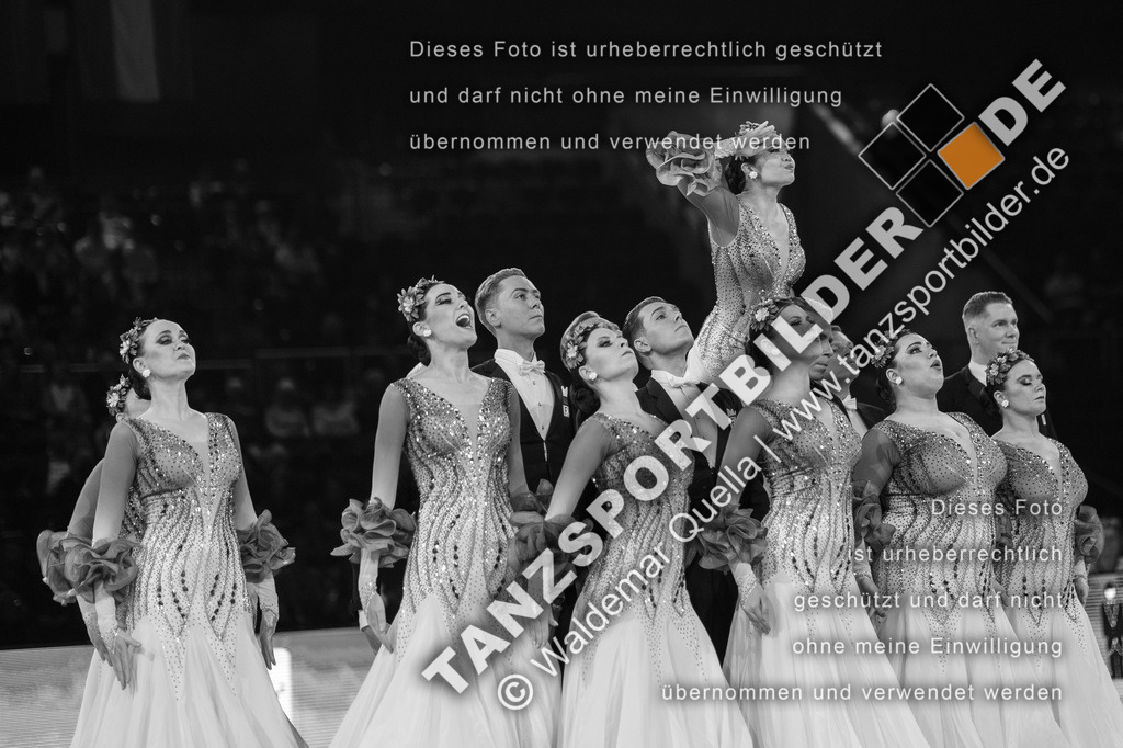 20251206-03064 | Hier finden Sie Tanz Bilder vom Latein und Standard Formationen tanzen. Sportbilder vom Tanzsport. Schöne Fotos und von Weltmeisterschaft, Europameisterschaft, Bundesliga, Regionalliga, Oberliga und Landesliga sowie von GOC Stuttgart, DanceComp, WM Bremen