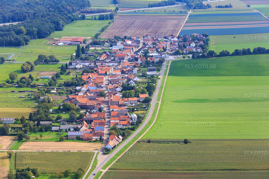 Luftbild: Dorfansicht aus Westen im Ortsteil Minderslachen in Kandel im Bundesland Rheinland-Pfalz in Deutschland. Foto: IMG_072790.jpg vom 19.09.2014 durch Werner Riehm/FLY-FOTO.de