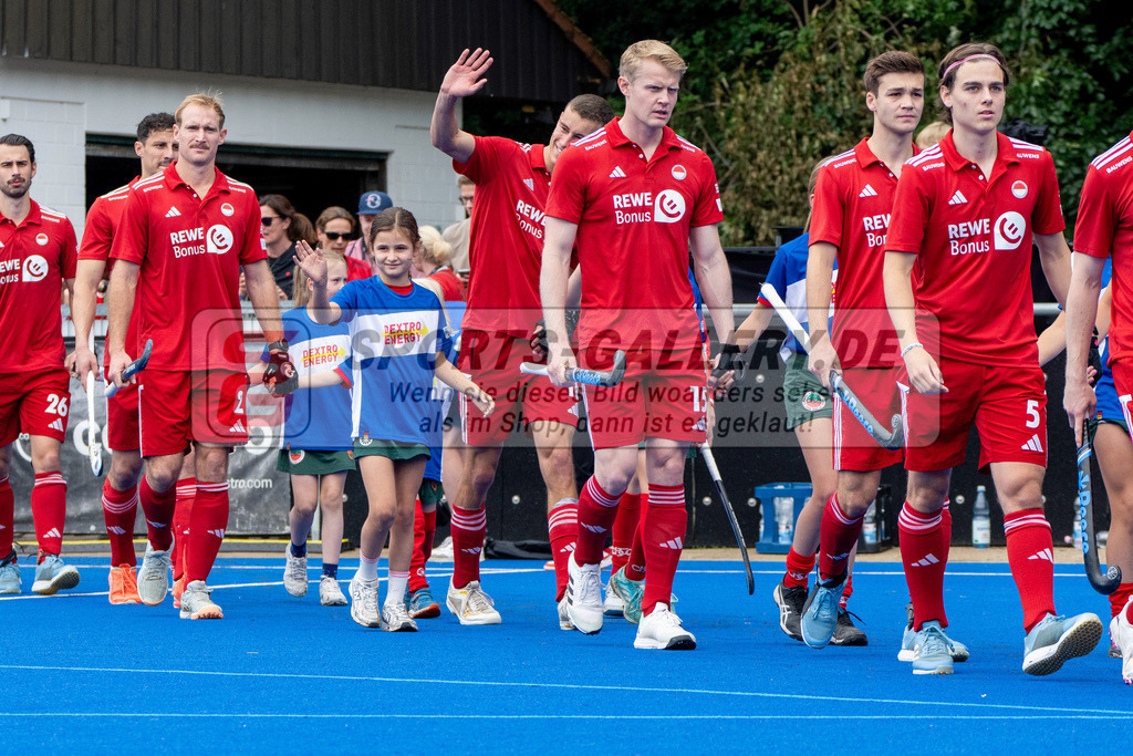 Final4_20250601-1333-HK108506 | Krefeld, Deutschland, 01.06.2025:  Feldhockey Final4 2025 – „Deutsche Feldhockey-Meisterschaften 2025“ Crefelder HTC - Rot-Weiss Köln (Finale Herren) im Gerd-Wellen-Hockeyanlage am 01.06.2025 in Krefeld, Deutschland. (Foto von Kramhöller/Fehrmann/Kaste)Krefeld, Germany, 01.06.2025: Feldhockey Final4 2025 – „Deutsche Feldhockey-Meisterschaften 2025“ Harvestehuder HTC - Düsseldorfer HC (Finale Damen) in Gerd-Wellen-Hockeyanlage at 01.06.2025 in Krefeld, Deutschland. (Foto from Kramhöller/Fehrmann/Kaste)