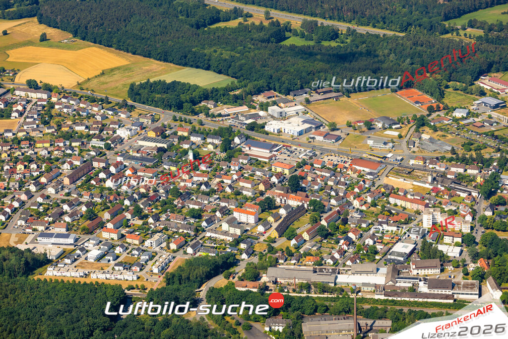 Das Luftbild zeigt :  Altenstadt an der Waldnaab - Die Luftaufnahme wurde 2023 vom UL-Flugzeug aus erstellt ( keine Drohne ) - Hochauflösende Luftaufnahme - Für grossformatige Ausdrucke geeignet. Die Geschenkidee !Mit Lizenz und Bildrechte bestellbar