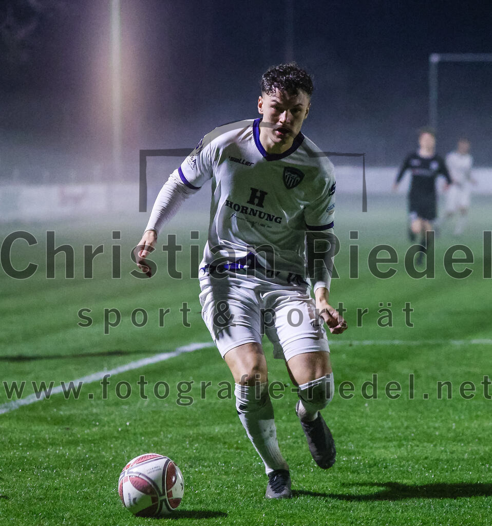 2024-03-15_010_FC_Schwaig_gegen_1_FC_Garmisch-Partenkirchen | Oberding, Deutschland, 15.03.2024:
Fußball, Landesliga Südost 2023 / 2024, 25. Spieltag, FC Schwaig gegen 1. FC Garmisch-Partenkirchen, Endergebnis: 4:0

Jonas Schrimpf (1. FC Garmisch-Partenkirchen, #10)

Foto: Christian Riedel / fotografie-riedel.net