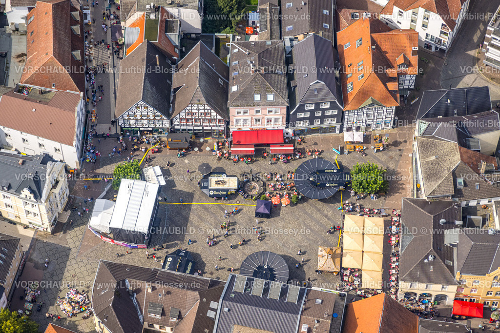 Unna230900992 | Luftbild, Stadtfest Unna 2023, Außengastronomie am Marktplatz, Unna, Ruhrgebiet, Nordrhein-Westfalen, Deutschland