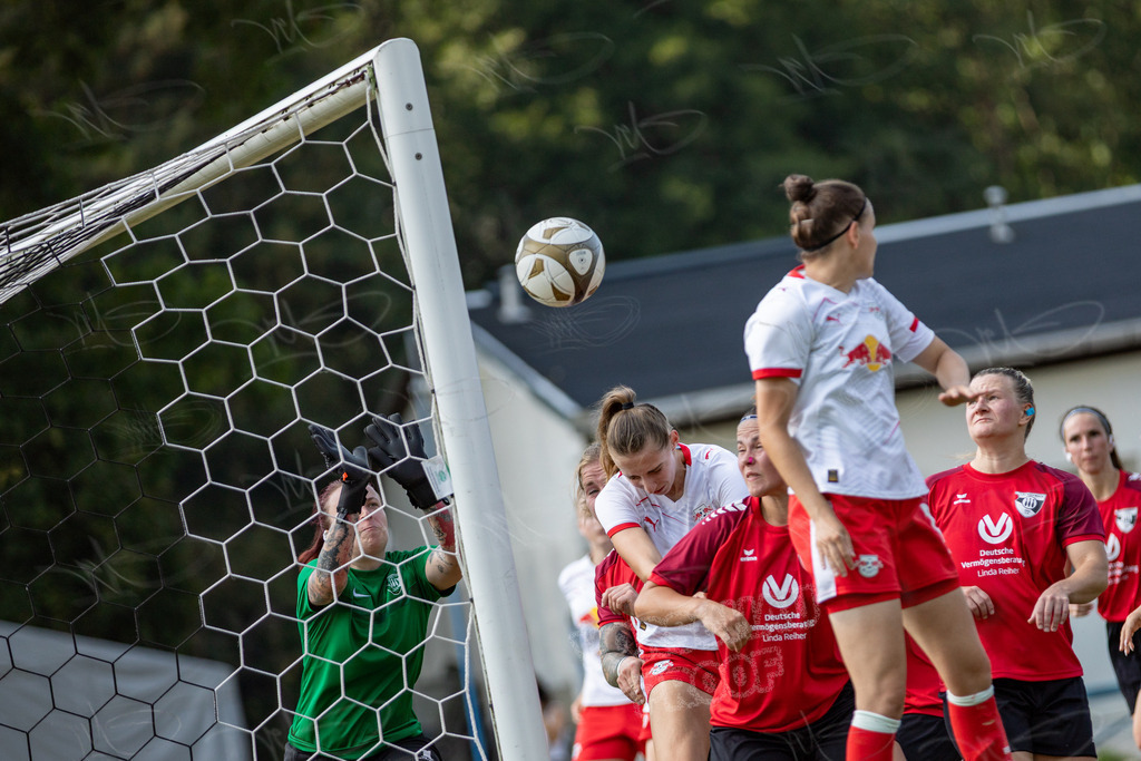 1. FC Rodewisch vs. RasenBallsport Leipzig II | Sachsenlotto Landespokal Frauen Ausscheidungsrunde 2026/27: 1. FC Rodewisch vs. RasenBallsport Leipzig II - Realisiert mit Pictrs.com