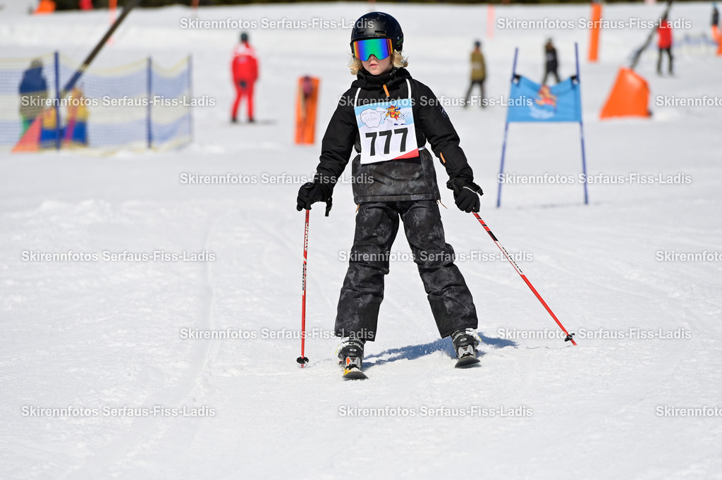 SRF_27.02.2026_574 | Skirennfotos,Serfaus,Fiss,Ladis,Kinderskirennen,Winter,Tirol,Oberland,skirace,SFL,feelfree,weil wir's genießen,ski,Ski,skifahren,Sonnenplateau, - Realisiert mit Pictrs.com