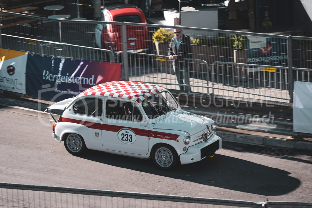21. Arosa ClassicCar 2025 - 6. =September= 2025 | Karim Kohler aus Bergdietikon (SUI) in einem Fiat 1000 TC Corse Nürburgring aus dem Jahre 1962 mit Startnummer 233 am Arosa ClassicCar 2025 in der Kategorie Classic Trophy..@arosaclassiccar, @arosa.official, #arosaclassiccar, #arosa, #76curves, #classiccarBild: Sportfotografie Markus Aeschimann | www.markus-aeschimann.ch - Realisiert mit Pictrs.com