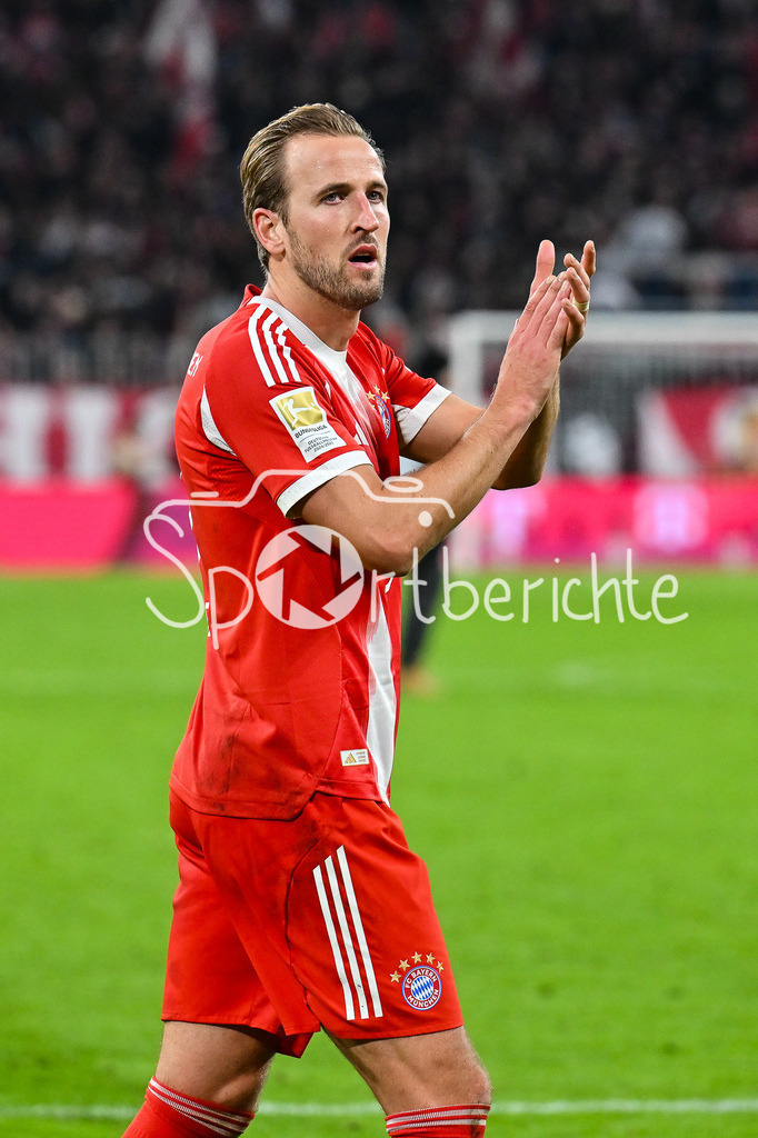 FC Bayern München - Borussia Dortmund | mUNICH, GERMANY - Harry KANE (FC Bayern Munich 9) after the bundesliga match between FC Bayern Munich vs. Borussia Dortmund on matchday 7 at Allianz Arena on October 18, 2025 in Munich, Germany / DFL REGULATIONS PROHIBIT ANY USE OF PHOTOGRAPHS AS IMAGE SEQUENCES AND/OR QUASI-VIDEO