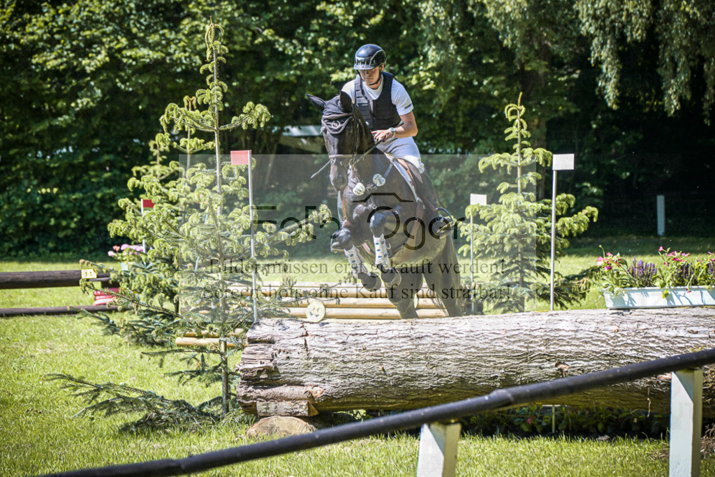 DOS_4629 | Entdecke hochwertige Reitturnierfotos von Foto Oger. Professionell, emotional und authentisch – jetzt Lieblingsmomente im Shop bestellen.Deutschlandweite Turnierfotografie. - Realisiert mit Pictrs.com