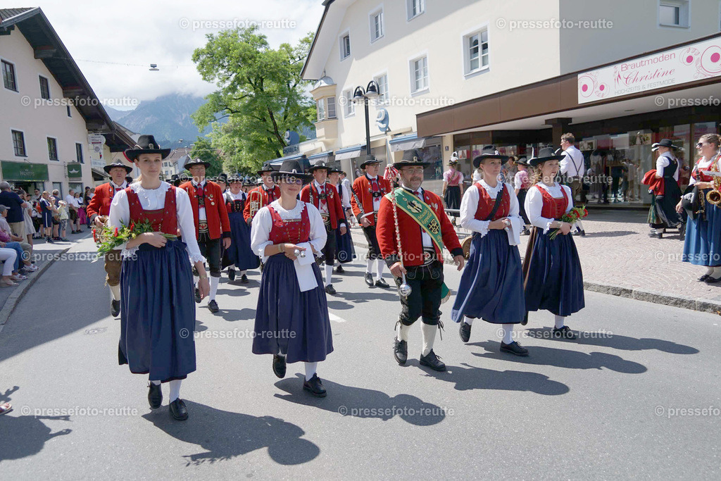13c-PFLACH-Bundesmusikfest-2023-Juni16-Reutte-DSC06499 | Info aus dem Bezirk Reutte/Ausserfern Tirol sowie eine umfangreiche Bilddatenbank über die gesamte Region: Lechtal, Talkessel Reutte, Tannheimertal, Zwischentoren. Lech, Plansee, Zugspitze, Grenztunnel, B179, Fernpassstraße, Verkehr, Lawinen, Tradition, - Realisiert mit Pictrs.com