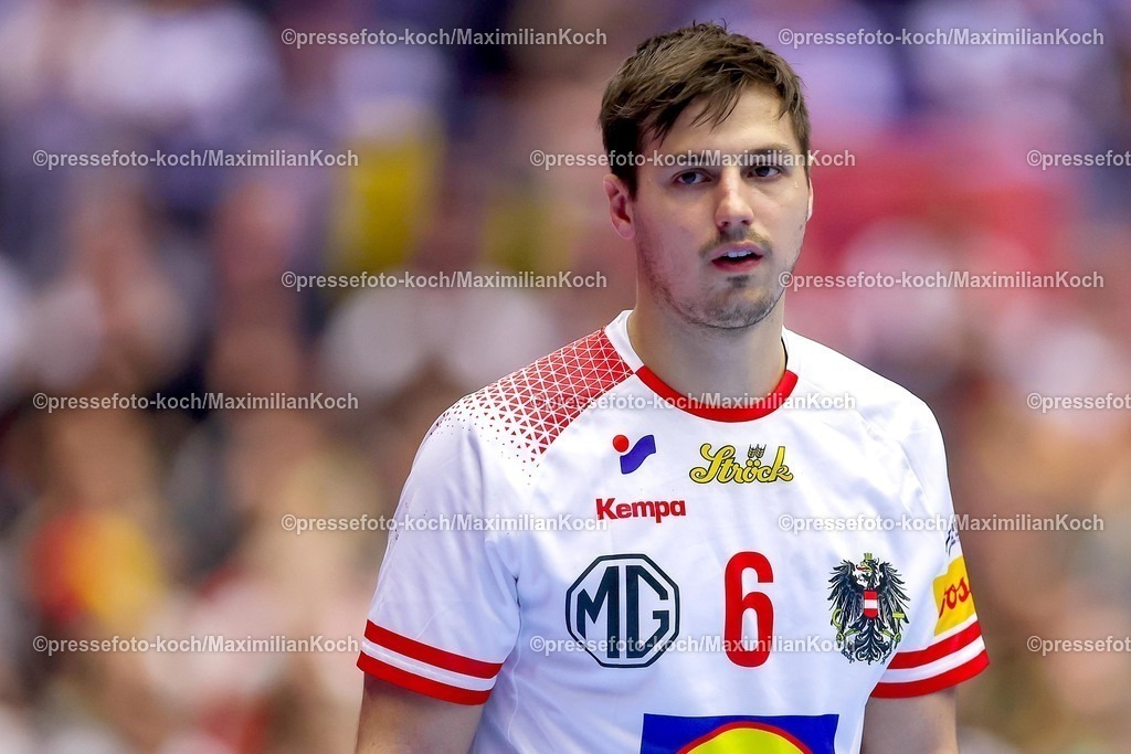 EHF17012601064 | 17.01.2026, Handball, Men's EHF EURO 2026, Österreich - Spanien, Jyske Bank Boxen in Herning, Dänemark, Preliminary Round:  Markus Mahr (Austria #06) 