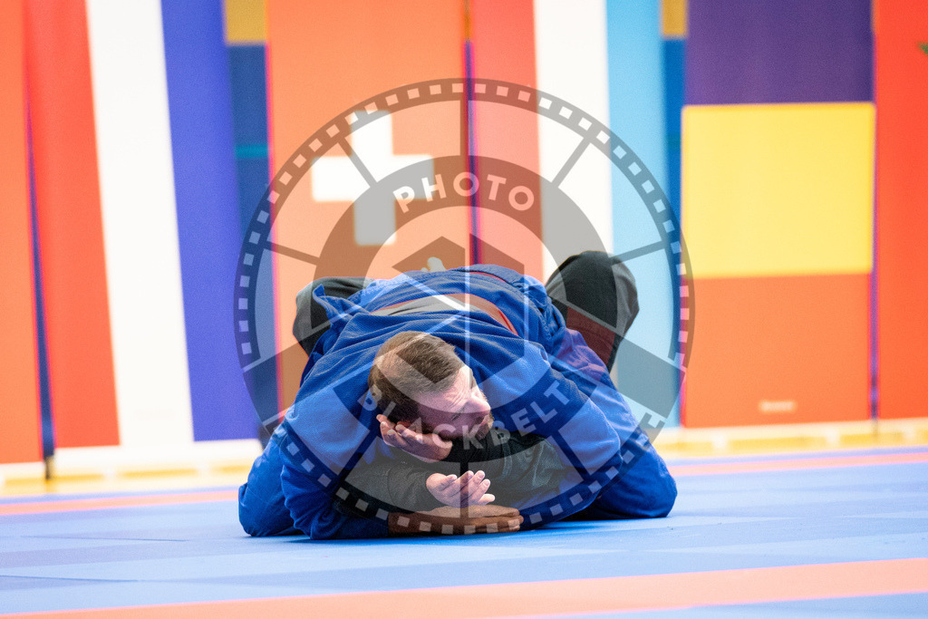 20231118PBB11879 | Fighters compete during the AJP Tour 600 Frankfurt Championship in Frankfurt/Main, Germany, on November 18, 2023.