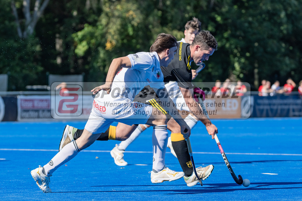 HK_20231001_104934 | 1.Bundesliga Herren Crefelder HTC - Harvestehuder THC am 1.10.2023 CHTC, Krefeld , Acosta Nicolas ( Crefelder HTC #25 ) , Xaver Hasun ( Harvestehuder THC )