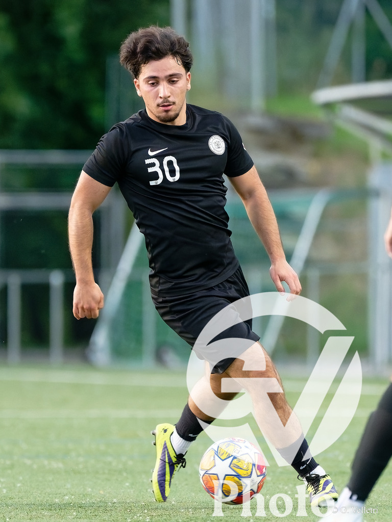 US Carouge II  v Viseu United  - 4eme ligue Groupe 3 | Geneva, Switzerland - May 20 : during the 4eme ligue Groupe 3  match between US Carouge II  and Viseu United  at Stade de la Fontenette  on May 20 , 2026 in Geneva, Switzerland.