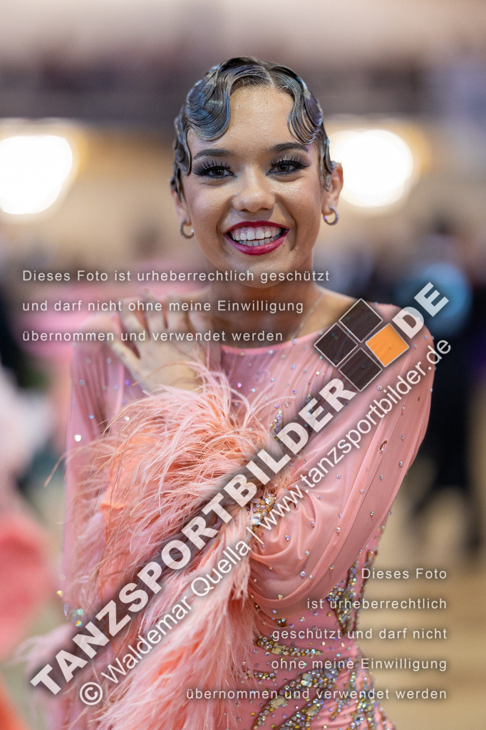 20230812-10675 | Hier finden Sie Tanz Bilder vom Latein und Standard Formationen tanzen. Sportbilder vom Tanzsport. Schöne Fotos und von Weltmeisterschaft, Europameisterschaft, Bundesliga, Regionalliga, Oberliga und Landesliga sowie von GOC Stuttgart, DanceComp, WM Bremen