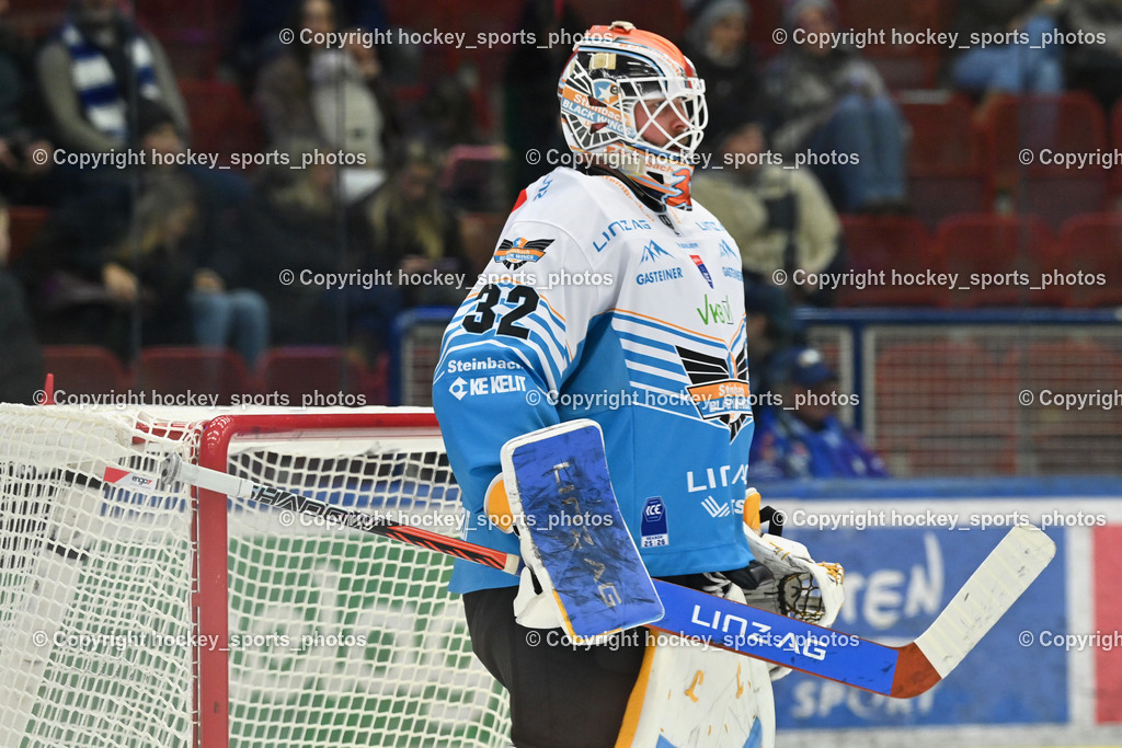 EC IDM WÄRMEPUMPEN VSV vs. Steinbach Black Wings Linz | #32 Rasmus Tirronen Black Wings Linz, EC IDM WÄRMEPUMPEN VSV vs. Steinbach Black Wings Linz, EC IDM WÄRMEPUMPEN VSV vs. Steinbach Black Wings Linz am 28.11.2025 in Villach (Stadthalle Villach), Austria, (Photo by Bernd Stefan)