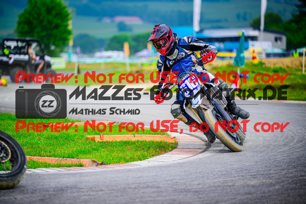 MaZZes_FotoMatrix_240608_6021986_4957 | YOUNGSTER