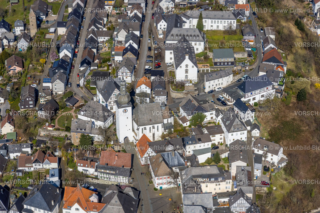 HB-Arnsberg220302066 | Luftbild, Altstadt mit Fachwerkhäusern und Stadtkapelle St. Georg, Arnsberg, Sauerland, Nordrhein-Westfalen, Deutschland