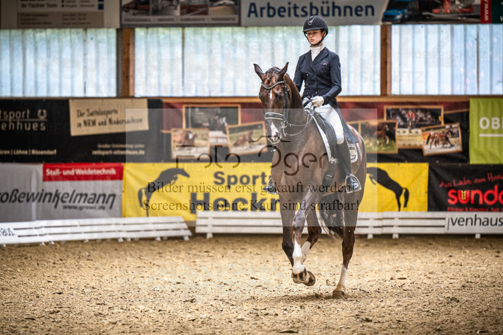 DOS_0289 | Entdecke hochwertige Reitturnierfotos von Foto Oger. Professionell, emotional und authentisch – jetzt Lieblingsmomente im Shop bestellen.Deutschlandweite Turnierfotografie. - Realisiert mit Pictrs.com