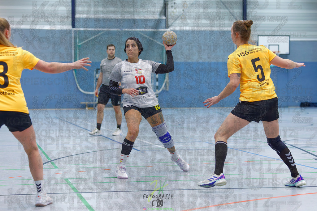 Frauen Oberliga Mitte (HHV); HSG Eibelshausen/Ewersbach - HSG Wettenberg II | Frauen Oberliga Mitte (HHV); HSG Eibelshausen/Ewersbach - HSG Wettenberg II am 13.12.2025 in Steinbrücken (Sporthalle am Hammerweiher)Photo © 2025 - Jörg Heinrich - Realisiert mit Pictrs.com