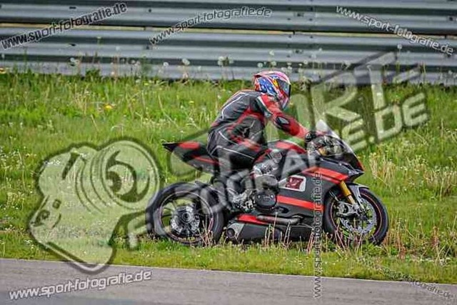 pubi7295 | Professionelle Fotos von Sportveranstaltungen, aber auch Hochzeiten und anderen Events. - Realisiert mit Pictrs.com