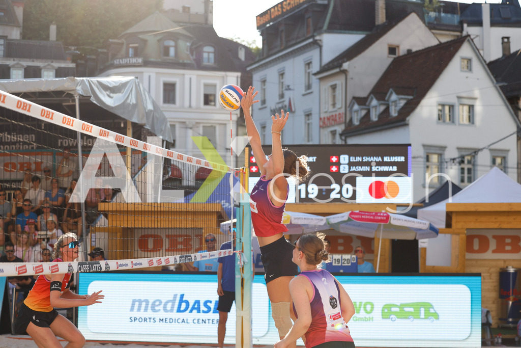 Obi BeachTour 2026 - Basel | BASEL, SWITZERLAND - JULY 17: ELIN SHANA KLUSER (SUI) attack / spike during the Obi BeachTour 2026 match between BOSSART / ABBÜHL (SUI) and KLUSER / SCHWAB (SUI) at Barfüsserplatz on July 17, 2026 in Basel, Switzerland. - Realisiert mit Pictrs.com
