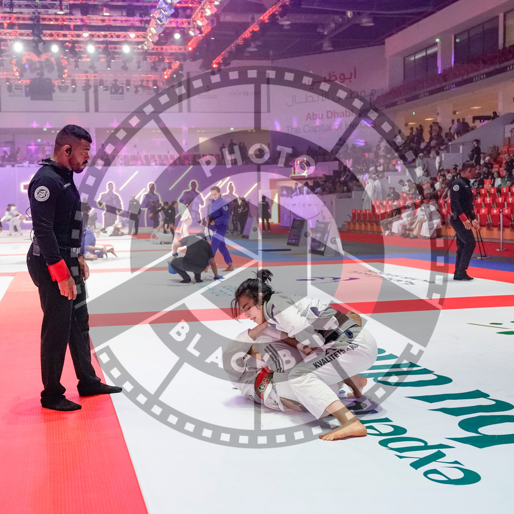 20231109PBB3347 | Fighters compete during the AJP World Professional Championship in the Mubadala Arena in Abu Dhabi, Arab United Emirates, on November 9, 2023.