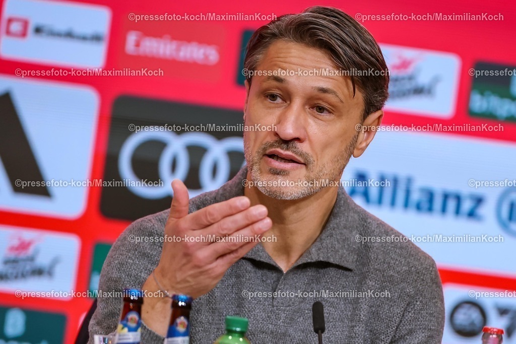 FCB18102501211 | 18.10.2025, Fußball, FC Bayern München - Borussia Dortmund, 1. Fußball Bundesliga, 7. Spieltag, Allianz Arena, Saison 2025 2026: Die Pressekonferenz mit den Trainern nach dem Spiel - Cheftrainer Niko Kovac (BVB #hc) mit deutlicher Kritik am Schiedsrichter DFB regulations prohibit any use of photographs as image sequences and or quasi-video.