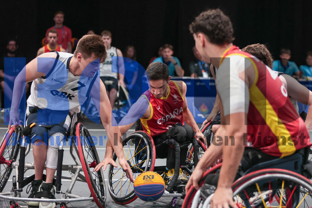 SES_RRG3x320250720-188 | bond - Realisiert mit Pictrs.com