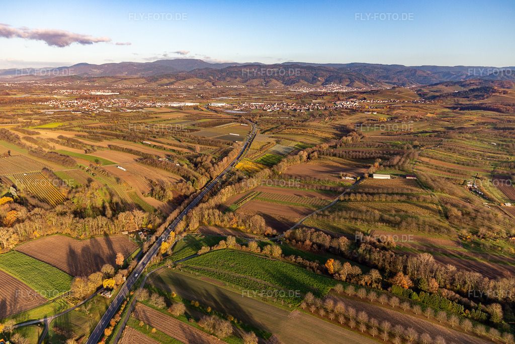Luftbild: B28 nach N im Ortsteil Nußbach in Oberkirch im Bundesland Baden-Württemberg in Deutschland. Foto: IMG_119942.jpg vom 30.11.2019 durch Werner Riehm/FLY-FOTO.de