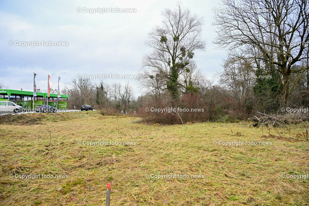 Linz_ Baubesprechung McDonalds KLM-Ebelsberg_ 15.12.2023-3 | 15.12.2023, Linz, AUT, Kleinmuenchen-Ebelsberg, im Bild Baubesprechung McDonalds KLM-Ebelsberg, Standort an der Wiener Strasse naechst Turmoel Tankstelle


vorgesehene Flaeche fuer Neubau McDonalds Restaurant