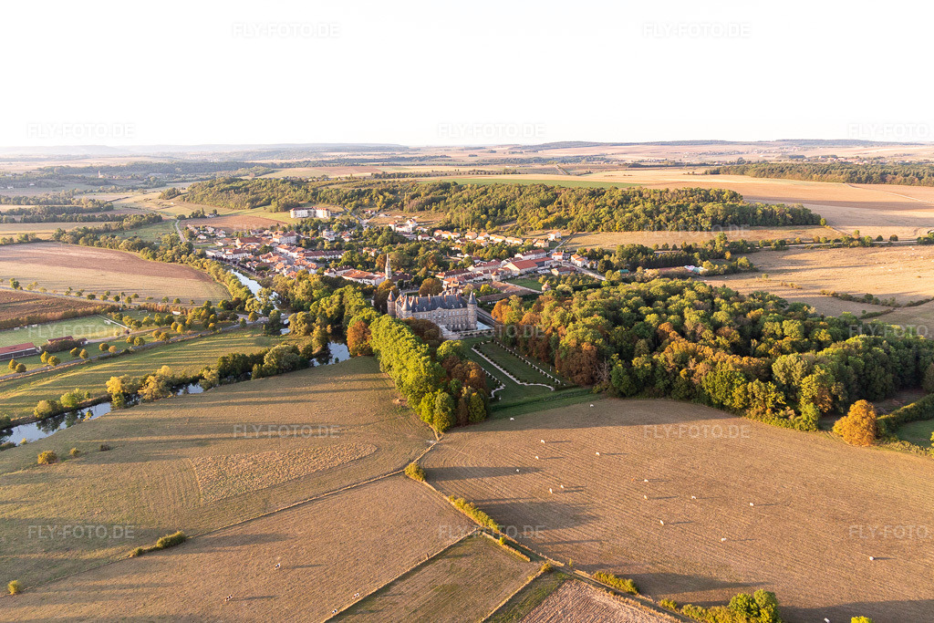 Luftbild: Chateau de Haroué in Haroué im Bundesland Meurthe-et-Moselle in Frankreich. Foto: IMG_117928.jpg vom 14.09.2019 durch Werner Riehm/FLY-FOTO.de