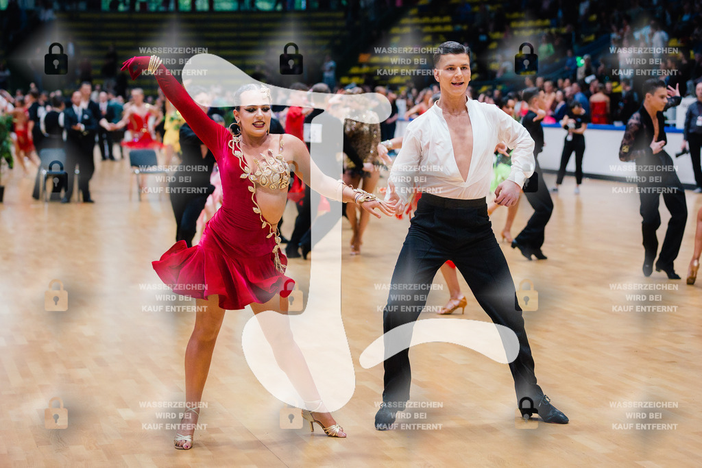 Hessen Tanzt WDSF Open Youth Latin 41st (64) Endrik Schmidt _ Jennifer Kunke (Tanzsportzentrum Stuttgart-Feuerbach)-2025-05-17-1392 | Webshop for digital downloads and prints of dance sport, event & show photographer Julian Link - Realisiert mit Pictrs.com
