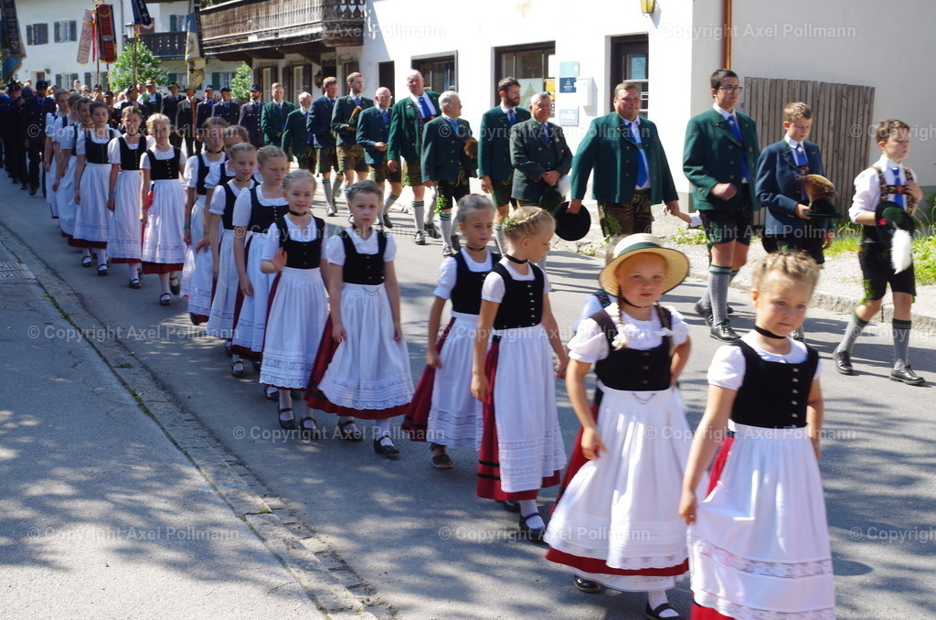 IMGP3661 | fotografiert von Axel PollmannLeonhardi Wallfahrt Benediktbeuern und Murnau, Fronleichnam, Fasching, Landschaft im Loisachtal und Benediktbeuern  - Realisiert mit Pictrs.com