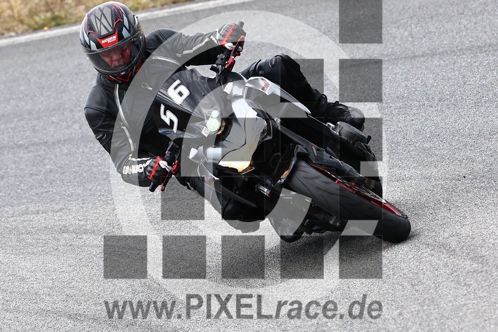 0056-20240706_03366 | Schöne Erinnerungen an spannende Momente - das festzuhalten ist unser Job. PIXELrace.de ist seit 2003 auf den Rennstrecken Europas unterwegs um die Action draußen beim Fahren und die wunderbare Stimmung imm Fahrerlager für euch einzufangen.