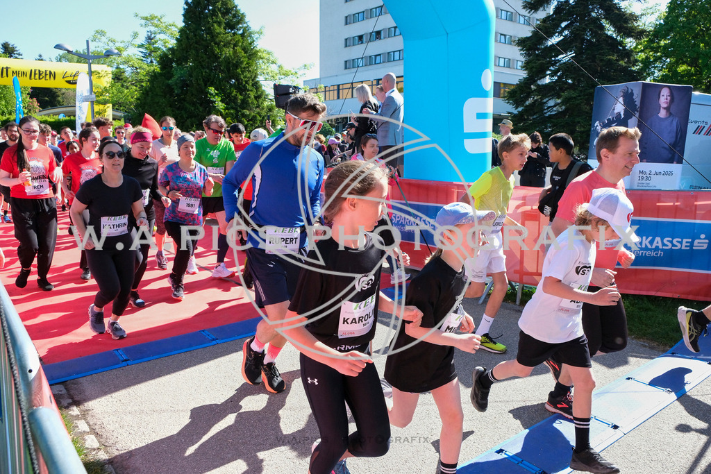 ..... | LINZ,AUSTRIA,27.April 24, Int. 3 Brückenlauf Linz  , Image shows: Photo: WAPICS / Michael ring