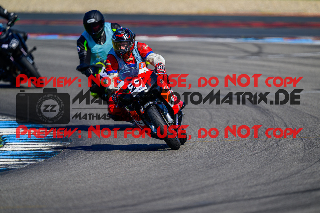 MaZZes_FotoMatrix_240520_6007705_9555 | INST