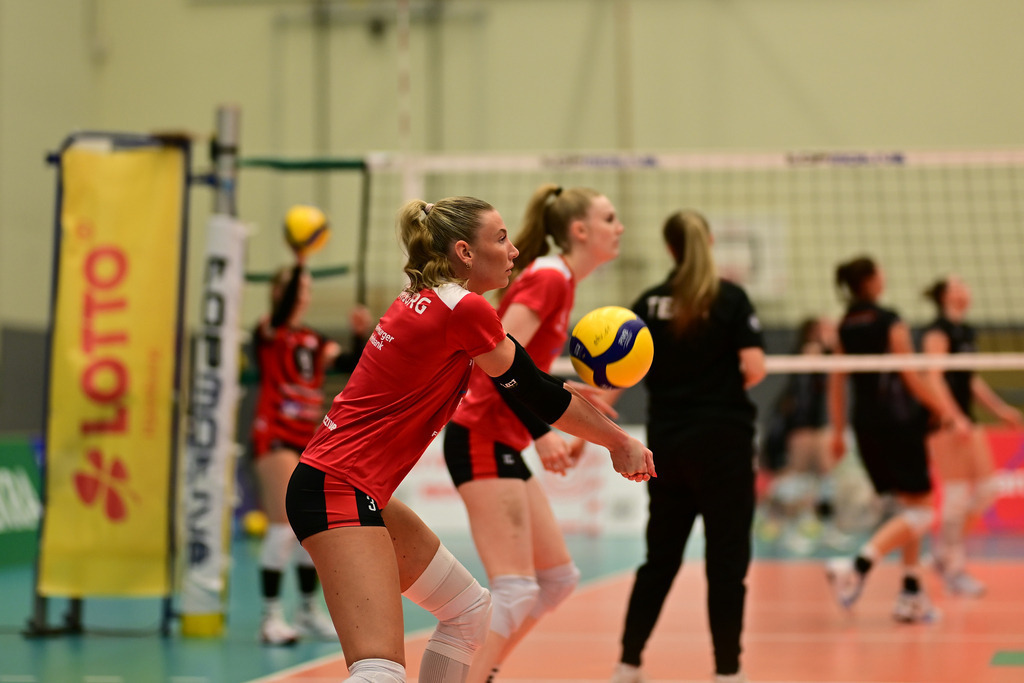 Volleyball I Frauen I Saison 2025-2026 I Bundesliga I Hauptrunde I ETV Hamburger Volksbank Volleys - Skurios Volleys Borken | Der Sportfotograf. - Realisiert mit Pictrs.com